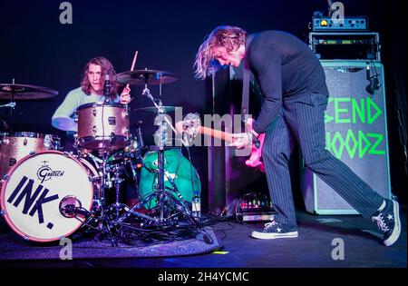 Corey Alexander und Dougie Poynter von INK. Treten am 22. Mai 2018 in Wolverhampton, England, auf der Bühne der Slade Rooms auf. Bilddatum: Dienstag, 22. Mai 2018. Foto: Katja Ogrin/ EMPICS Entertainment. Stockfoto