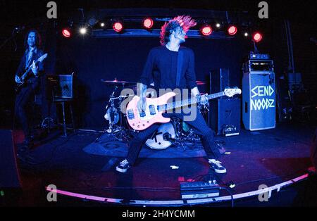 Todd Dorigo und Dougie Poynter von INK. Treten am 22. Mai 2018 in Wolverhampton, England, auf der Bühne der Slade Rooms auf. Bilddatum: Dienstag, 22. Mai 2018. Foto: Katja Ogrin/ EMPICS Entertainment. Stockfoto