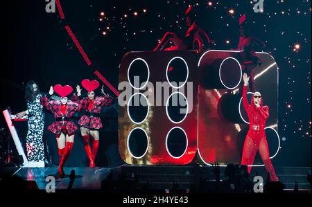 Katy Perry spielt live auf der Bühne während ihrer Witness Tour in der Arena Birmingham am 18. Juni 2018 in Birmingham, England. Bilddatum: Montag, 18. Juni 2018. Foto: Katja Ogrin/ EMPICS Entertainment. Stockfoto