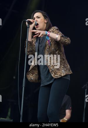 Nadine Shah spielt am 2. Tag des Bluedot Festivals am 21. Juli 2018 in der Jodrell Bank, England, live auf der Bühne. Bilddatum: Samstag, 21. Juli 2018. Foto: Katja Ogrin/ EMPICS Entertainment. Stockfoto