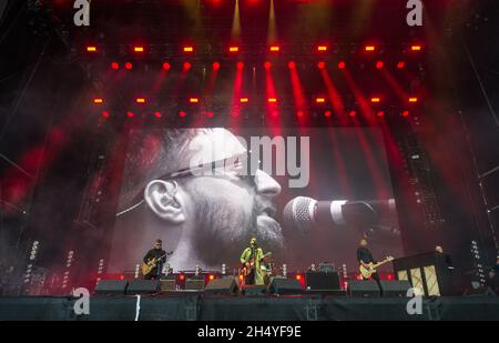 Liam Fray, Daniel Conan Moores, Michael Campbell und Mark Cuppello von den Courteeners treten am 1. Tag des Leeds Festivals im Bramham Park in Leeds, Großbritannien, auf der Bühne auf. Bilddatum: Freitag, 24. August 2018. Foto: Katja Ogrin/ EMPICS Entertainment. Stockfoto