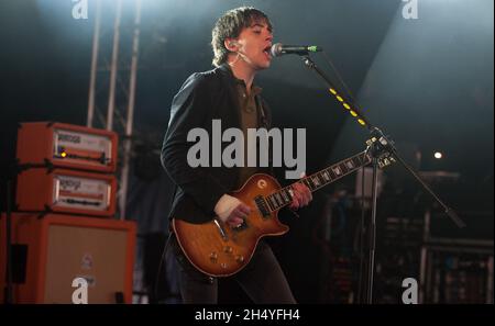 Pretty Vicious tritt am 3. Tag des Leeds Festivals im Bramham Park in Leeds, Großbritannien, auf der Bühne auf. Bilddatum: Sonntag, 26. August 2018. Foto: Katja Ogrin/ EMPICS Entertainment. Stockfoto