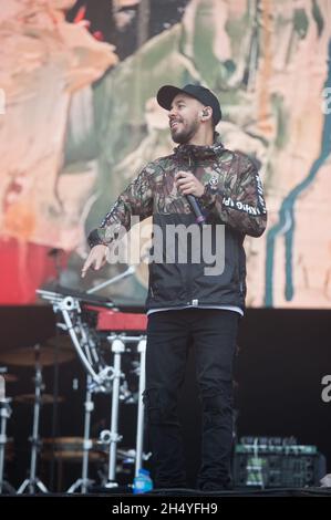 Mike Shinoda tritt am 3. Tag des Leeds Festivals im Bramham Park in Leeds, Großbritannien, auf der Bühne auf. Bilddatum: Sonntag, 26. August 2018. Foto: Katja Ogrin/ EMPICS Entertainment. Stockfoto