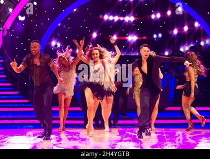 Stacey Dooley, Ashley Roberts, Lauren Steadman, Saye Tozer, Janette Manrara, Dianne Buswell, Karen Clifton, Nadiya Bychkova, Luba Mushtuk, Amy Dowden, Dr. Ranj Singh, Joe Sugg, Graeme Swann, Aljaz Skorjanec, Pasha Kovalev, AJ Pritchard, Giovanni Pernice, Graziano Di Prima und Johannes Radebe nehmen an der Fotocall für die Live-Tour „Strictly Come Dancing“ in der Arena Birmingham am 17. Januar 2019 in Birmingham, England, Teil. Bilddatum: Donnerstag, 17. Januar 2019. Foto: Katja Ogrin/ EMPICS Entertainment. Stockfoto