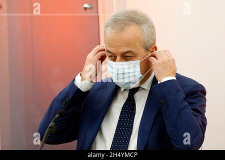 Rom, Italien. November 2021. Franco Locatelli, Präsident des Rates für höhere Gesundheit, während einer Pressekonferenz über Maßnahmen zur Bekämpfung der Covid-19-Pandemie. Rom (Italien), 5. November 2021Foto Samantha Zucchi Insidefoto Kredit: Insidefoto srl/Alamy Live News Stockfoto