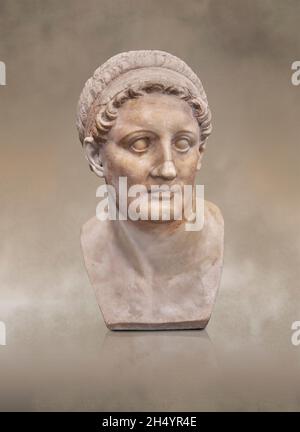 Ptolemäische ägyptische Statue des Ptolemäus 1. Soter, 4. Viertel 4. Jh. v. Chr., Marmor. Louvre Museum Ma 849 oder MR457. Stockfoto