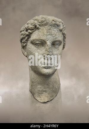 Ptolemäische ägyptische Statue Skulptur von Arsinoe II Philadelphus, Königin von Ägypten, 3. Jh. v. Chr., Marmor. Louvre Museum Inv. MNC 2318. Stockfoto