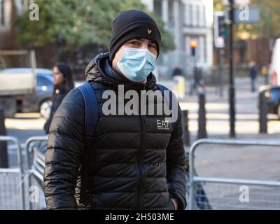 Der Chelsea-Fan Nathan Blagg, 21, kommt vor das Amtsgericht von Westminster, weil er wegen rassistischer und antisemitischer Tweets im Internet für schuldig befunden wurde. Stockfoto