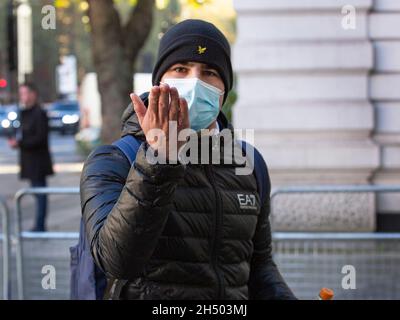 Der Chelsea-Fan Nathan Blagg, 21, kommt vor das Amtsgericht von Westminster, weil er wegen rassistischer und antisemitischer Tweets im Internet für schuldig befunden wurde. Stockfoto