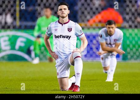 GENK, BELGIEN - 4. NOVEMBER: Declan Ris von West Ham United kniet während des Spiels der Gruppe H - UEFA Europa League zwischen KRC Genk und West Ham United in der Cegeka Arena am 4. November 2021 in Genk, Belgien (Foto: Joris Verwijst/Orange Picches) Stockfoto