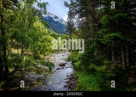 Der Nationalpark Aiguestortes i Estany de Sant Maurici ist einer von fünfzehn spanischen Nationalparks. Es befindet sich in Lleida, Katalonien. Spanien. Stockfoto