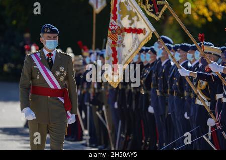 Madrid, Spanien. November 2021. König von Spanien, der spanische König, nimmt an der Vereidigung der neuen königlichen Garde in der Kaserne „El Rey“ der königlichen Garde in El Pardo in Madrid Teil. An diesem Freitag steht König Roelam VI. Der Vereidigung der neuen königlichen Wachmänner vor. (Foto: Atilano Garcia/SOPA Images/Sipa USA) Quelle: SIPA USA/Alamy Live News Stockfoto