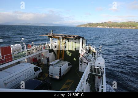 Largs, North Ayrshire, Schottland, Großbritannien. Der kaledonische Fährdienst McBrayne ( Cal Mac ) zwischen Largs und Great Cumbrae Island ( Millport ) Stockfoto