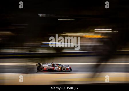 Sakhir, Bahrain. November 2021. 08 Buemi Sebastien (SWI), Nakajima Kazuki (jpn), Hartley Brendon (nzl), Toyota Gazoo Racing, Toyota GR010 - Hybrid, Action während der 8 Stunden von Bahrain, 6. Lauf der FIA-Langstrecken-Weltmeisterschaft 2021, FIA WEC, auf dem Bahrain International Circuit, vom 4. Bis 6. November 2021 in Sakhir, Bahrain - Foto: Germain Hazard/DPPI/LiveMedia Kredit: Independent Photo Agency/Alamy Live News Stockfoto