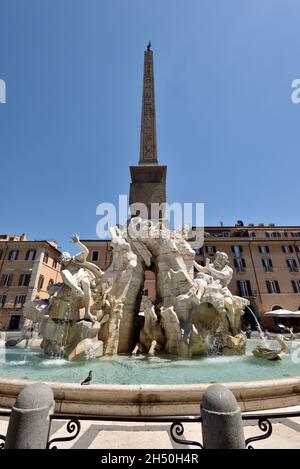 Brunnen der vier Flüsse, Piazza Navona, Rom, Italien Stockfoto