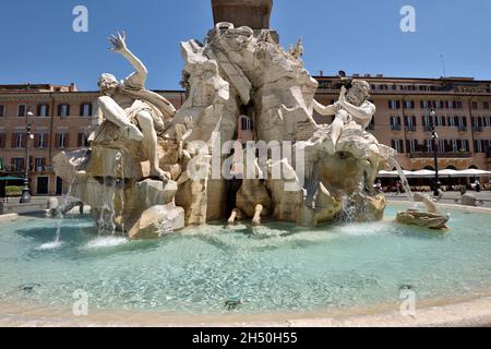 Brunnen der vier Flüsse, Piazza Navona, Rom, Italien Stockfoto