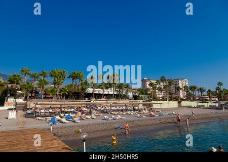 türkei, camyuva - 08. 25. 2021: Luxuriöses 5-Sterne-Hotel in camyuva, Türkei. Ist ein beliebtes Touristenziel in der Nähe von Meer mit Strand Stockfoto
