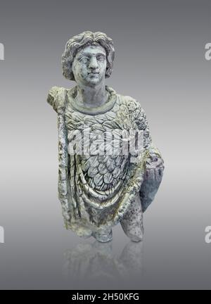 Römische ägyptische Statue Skulptur von Alexandre dem Großen als Sohn des Zeus, ist 0r 2. jh. AD, Marmor . Louvre Museum Inv Ma 3616. Alexander III. Stockfoto