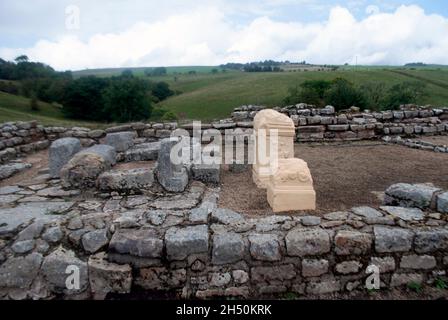 Dolichenum Tempel zum Jupiter Dolichenus grub römische Ruinen in Vindolanda Fort und Museum, Bardon Mill, Hexham, Northumberland, England, VEREINIGTES KÖNIGREICH Stockfoto