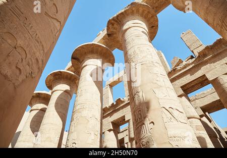 Die Monumentale Hypostyle-Halle des Karnak-Tempels in Luxor, Ägypten Stockfoto