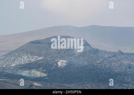 Landschaft der Eruptionsstelle am Fagradalsfjall Vulkan Eruption Stockfoto