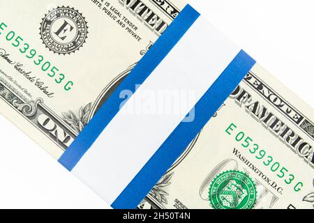 US Dollar Bill Money Bundle mit leerem Währungsband. Stockfoto