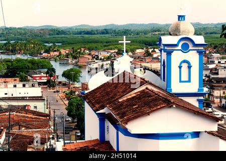 Salvador, Bahia, Brasilien - 22. November 2015: Panoramablick auf die Stadt Itubera im brasilianischen Bundesstaat Bahia. Stockfoto