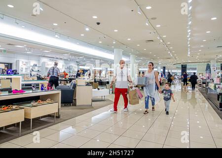 Miami Florida, Kendall, Dadeland Mall, Nordstrom Kaufhaus, innen Einkaufen Einkaufen Einzelhandel Familie Eltern Kind Stockfoto