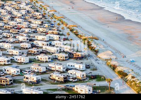 South Carolina, Myrtle Beach RV Travel Park, Freizeitfahrzeuge, Wohnwagen, Zeltplatz, Luftaufnahme über Anhängern Stockfoto