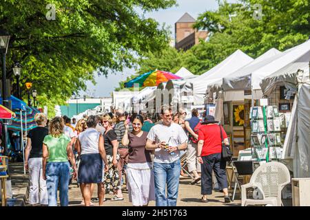 Portsmouth Virginia, High Street, Gosport Arts Festival Festivals Messe, Shopping Shopper Markt Marktplatz Kauf Verkauf Menschen Familien Stockfoto