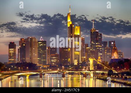 Detail der Hochhäuser im Finanzviertel Frankfurt am Fluss Main in Deutschland Stockfoto
