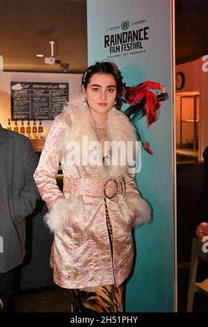 London, Großbritannien. November 2021. Madeleine Mills besuchte den Bird Flew in - Weltpremiere im Curzon Soho, London, Großbritannien. 2021-11-05. Kredit: Picture Capital/Alamy Live Nachrichten Stockfoto