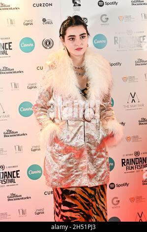 London, Großbritannien. November 2021. Madeleine Mills besuchte den Bird Flew in - Weltpremiere im Curzon Soho, London, Großbritannien. 2021-11-05. Kredit: Picture Capital/Alamy Live Nachrichten Stockfoto