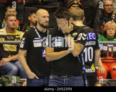 Cheftrainer Bennett Wiegert SC Magdeburg Handball EHF Cup Spielsaison 2021-22 SC Magdeburg - PAUC Handball in der GETEC Arena Magdeburg Stockfoto