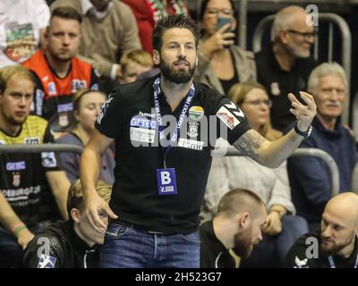 Cheftrainer Bennett Wiegert SC Magdeburg Handball EHF Cup Spielsaison 2021-22 SC Magdeburg - PAUC Handball in der GETEC Arena Magdeburg Stockfoto