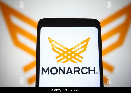 Ukraine. November 2021. In dieser Abbildung ist das Logo des Monarch Traktors auf einem Smartphone-Bildschirm und im Hintergrund zu sehen. Kredit: SOPA Images Limited/Alamy Live Nachrichten Stockfoto