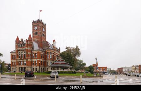 Bryan, Ohio, USA - 24. Oktober 2021: Das historische Williams County Courthouse Stockfoto