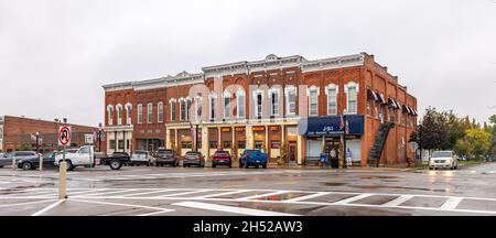 Bryan, Ohio, USA - 24. Oktober 2021: Das historische Geschäftsviertel entlang der Butler Street Stockfoto