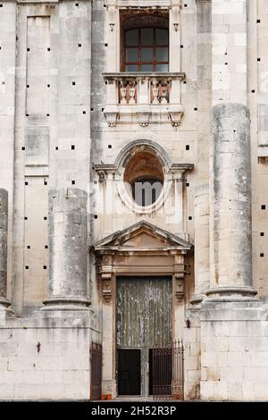 CATANIA, ITALIEN - 16. Mai 2019: Kreuzgang des Benediktinerklosters San Nicolo l'Arena in Catania, Sizilien. Ein Juwel des späten sizilianischen Barock st Stockfoto