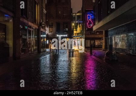 Nachtaufnahme der Berwick Street während der Sperre. Stockfoto