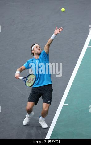 Paris, Frankreich. November 2021. Casper Ruud aus Norwegen während des Rolex Paris Masters 2021, ATP Masters 1000 Tennisturniers am 5. November 2021 in der Accor Arena in Paris, Frankreich - Foto Jean Catuffe / DPPI Credit: DPPI Media/Alamy Live News Stockfoto