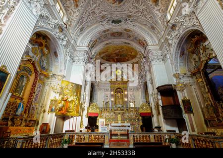 Im Inneren der Bruderschaft Kirche der Heiligen Dreifaltigkeit (Chiesa SS Trinitá() von Corso Cottolengo in der Altstadt von Bra, Provinz Cuneo, Region Piemont, n Stockfoto