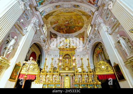 Im Inneren der Bruderschaft Kirche der Heiligen Dreifaltigkeit (Chiesa SS Trinitá() von Corso Cottolengo in der Altstadt von Bra, Provinz Cuneo, Region Piemont, n Stockfoto