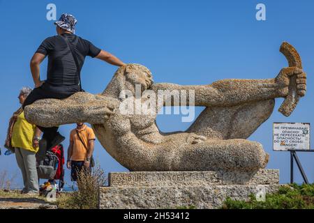 Die Archer-Statue auf der Spitze des Kaps Kaliakra in der südlichen Dobrudscha-Region der nördlichen bulgarischen Schwarzmeerküste Stockfoto