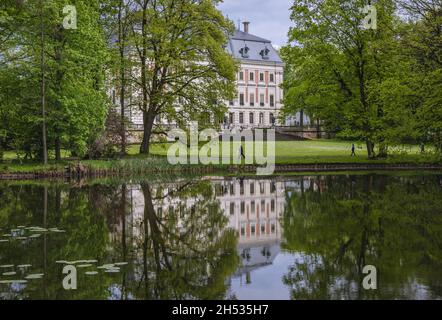 Schloss in Pszczyna Stadt in Schlesien in Polen, Blick von einem Pszczynski Park Stockfoto