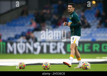 London, Großbritannien. 6. NOVEMBER Raul Jimenez von Wolverhampton erwärmt sich während des Premier League-Spiels zwischen Crystal Palace und Wolverhampton Wanderers am Samstag, 6. November 2021 im Selhurst Park, London. (Kredit: Federico Maranesi | MI Nachrichten) Kredit: MI Nachrichten & Sport /Alamy Live Nachrichten Stockfoto