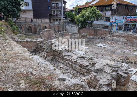 Ruinen der frühen byzantinischen Thermalbäder in Nesebar Resort an der Schwarzmeerküste, in der Provinz Burgas, Bulgarien Stockfoto