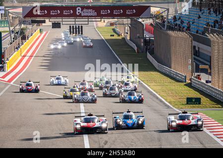 Bahrain. November 2021. START des RENNENS, ABFAHRT, während der 8 Stunden von Bahrain, 6. Runde der 2021 FIA World Endurance Championship, FIA WEC, auf dem Bahrain International Circuit, vom 4. Bis 6. November 2021 in Sakhir, Bahrain - Foto François Flamand / DPPI Credit: DPPI Media/Alamy Live News Stockfoto