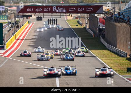 Bahrain. November 2021. START des RENNENS, ABFAHRT, während der 8 Stunden von Bahrain, 6. Runde der 2021 FIA World Endurance Championship, FIA WEC, auf dem Bahrain International Circuit, vom 4. Bis 6. November 2021 in Sakhir, Bahrain - Foto François Flamand / DPPI Credit: DPPI Media/Alamy Live News Stockfoto