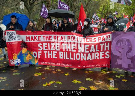 Rund 100,000 Demonstranten nehmen am COP26 Global Day of Action for Climate Justice March am 6. November 2021 in Glasgow Teil Stockfoto